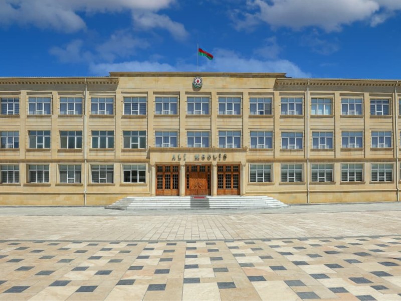 Ali Məclis deputatının köməkçisinin hüququ statusu yaradılır