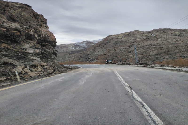 Şahbuzda qaya uçqunu olub - FOTO