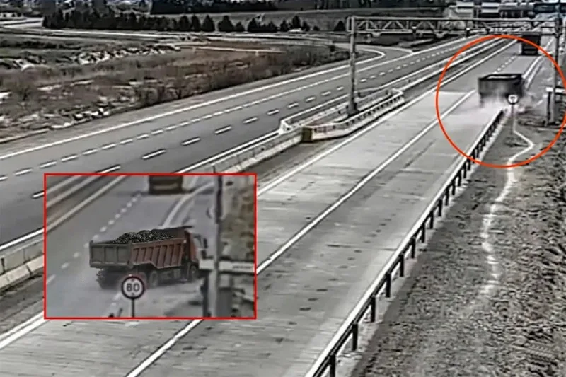 Bakı-Qazax yolunda yük avtomobili aşıb - ANBAAN VİDEO
