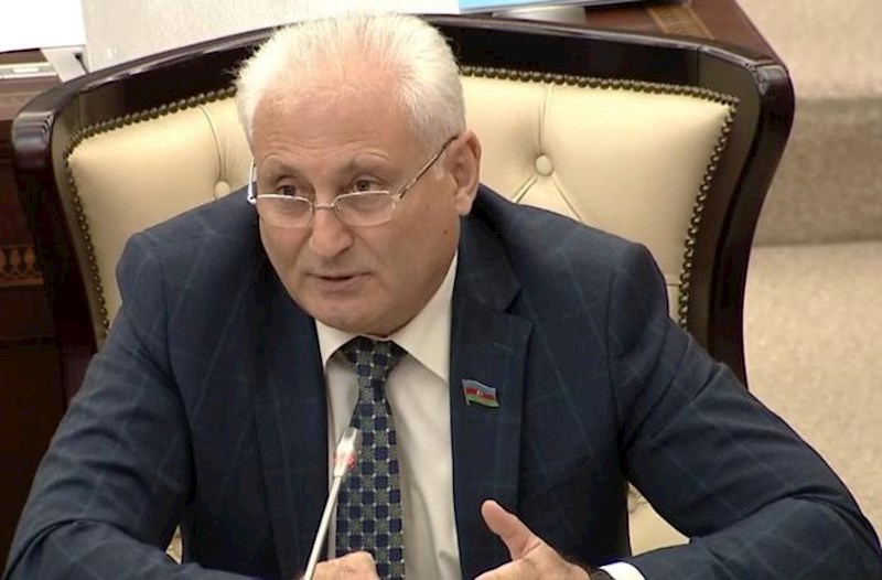 Səhnə mədəniyyəti niyə sıradan çıxır? - Deputat narazılıq etdi