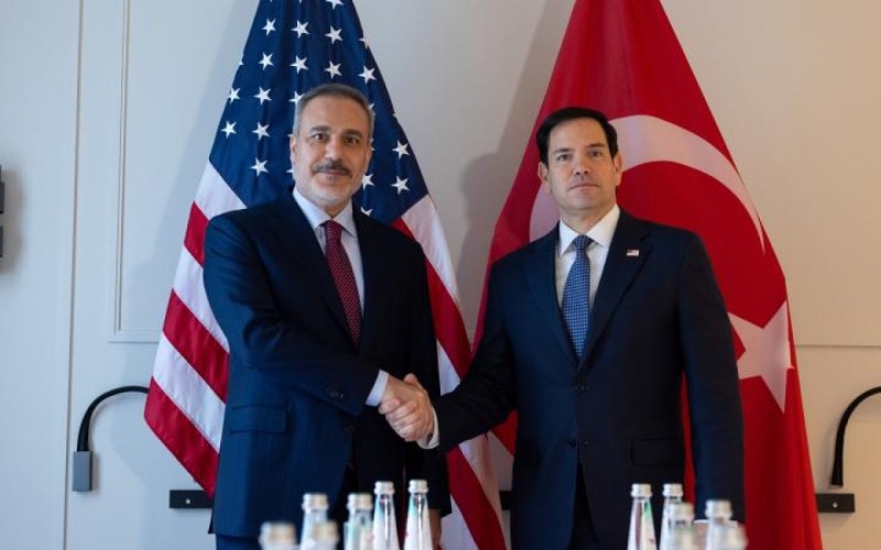 Fidan Rubio ilə raket məsələsini müzakirə etdi
