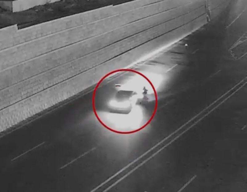Bakıda ağır qəza: motosikletlə avtomobil toqquşdu - VİDEO