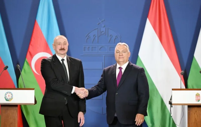 Orban İlham Əliyevə zəng etdi