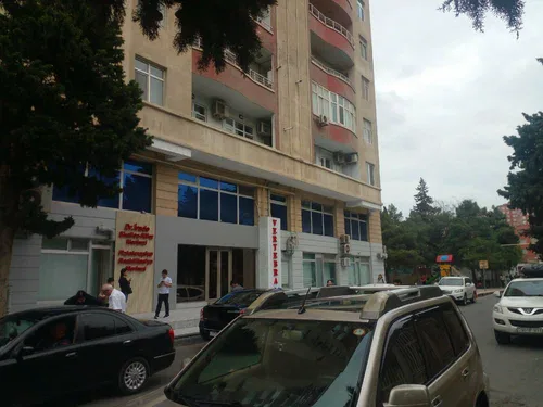 Tibb təhsili olmayan, amma özünü həkim kimi təqdim edənlər - ADLAR
