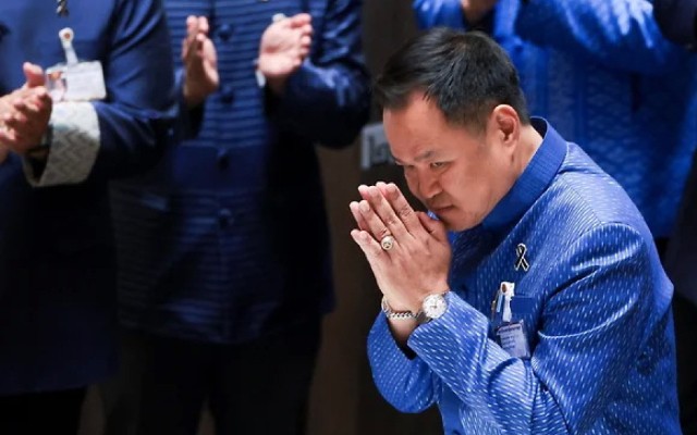 İkinci müddətə Baş nazir seçildi