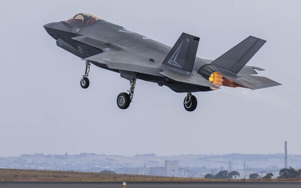 İran tarixdə ilk dəfə Amerikanın F-35 qırıcısını vurdu 