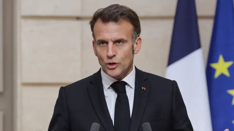 Makron Paris meri seçkisinə müdaxilə iddialarını rədd etdi