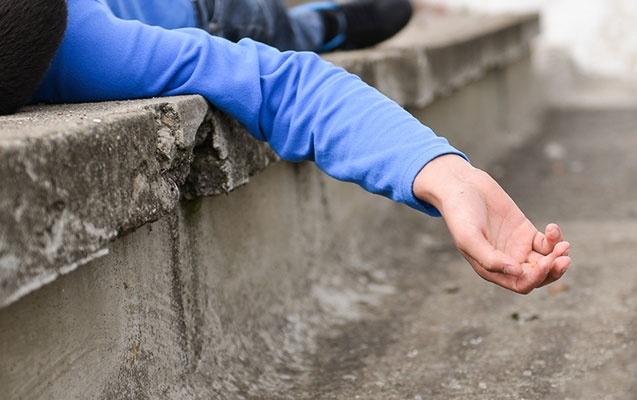 18 yaşlı oğlanın meyiti tapıldı