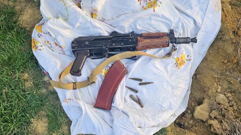 Məhkuma məxsus avtomat aşkarlandı