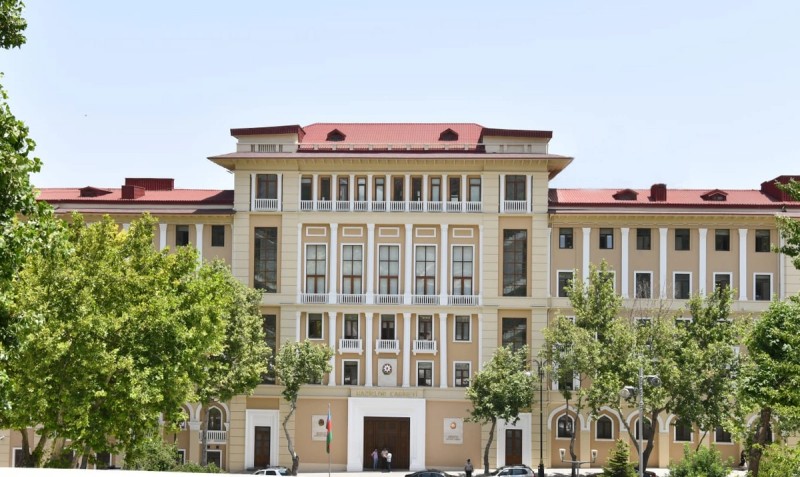 Əli Əsədov yeni qərar imzaladı