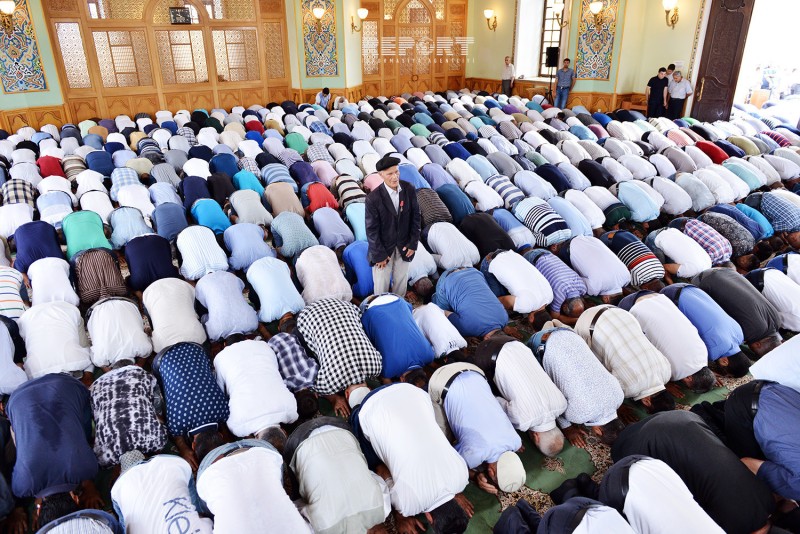 Naxçıvanda da bayram namazı qılındı