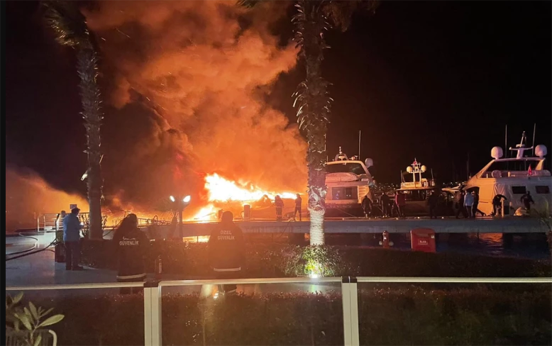 Bodrumda yanğında milyonlarla dollarlıq 7 yaxta kül oldu - VİDEO
