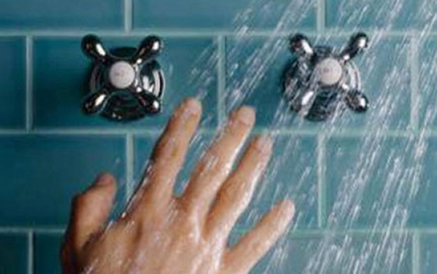 54 yaşlı kişi hamamda yıxılıb öldü