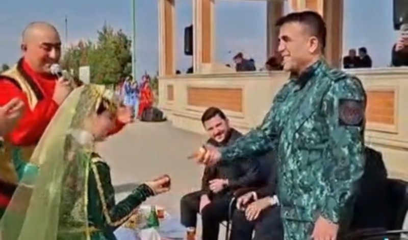 Komandanın sözləri viral oldu: Generallar düşmənə uduzmaz, xanımlara uduzar 