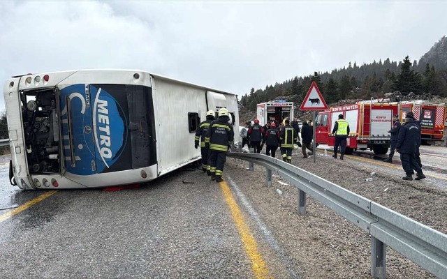 Türkiyədə sərnişin avtobusu aşdı - Xeyli sayda yaralı var