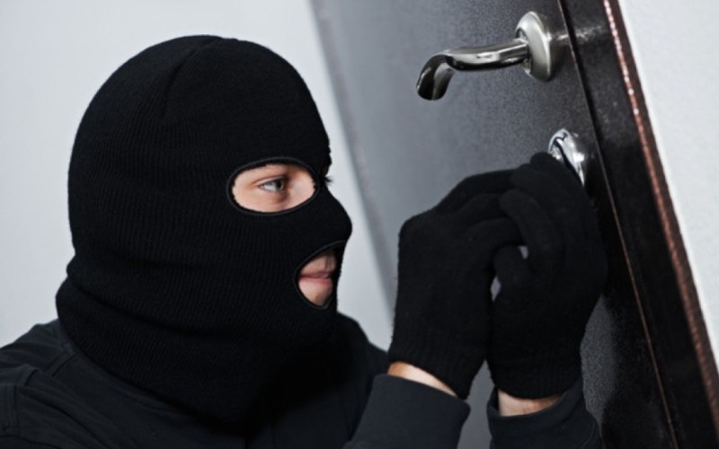 Bakıda evlərdən oğurluq edildi