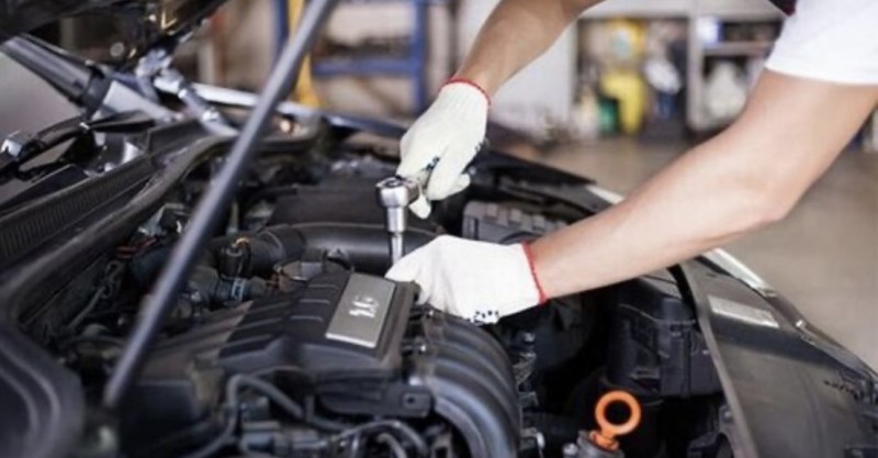 Maşınını təmir edərkən xəstəxanalıq oldu