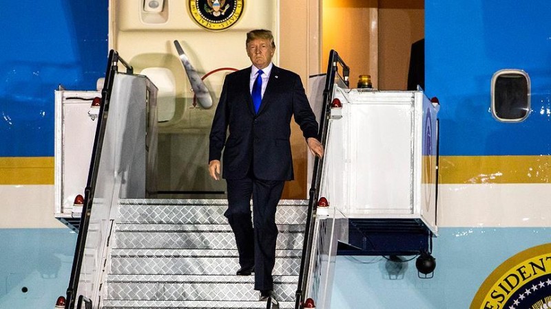 Tramp bu tarixdə Çinə gedir