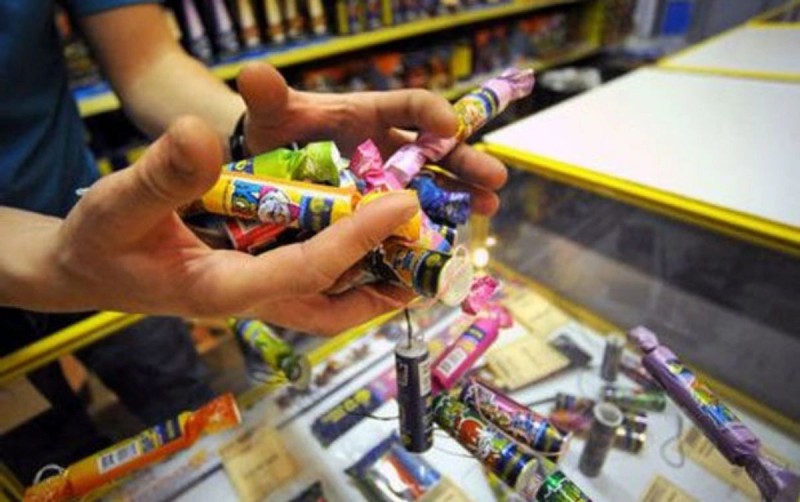 Pirotexniki vasitə partladı - 13 yaşlı uşaq barmağını itirdi