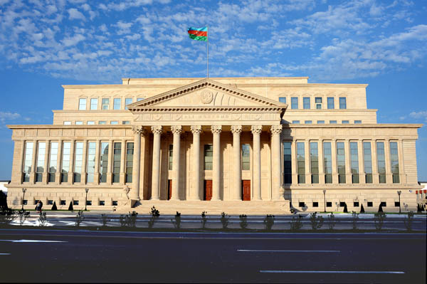 Ali Məhkəmə: Sağlam mühit hüququ pozulan vətəndaş kompensasiya tələb edə bilər