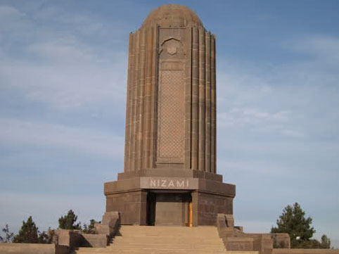 Gəncədə Nizami məqbərəsində körpüdən yıxılan qadının vəziyyəti açıqlanıb - YENİLƏNİB