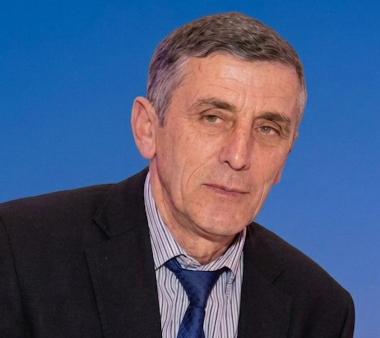 Əməkdar müəllim vəfat etdi