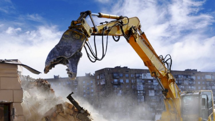 Yaşayış binasının yerində universitet tikiləcək? - Söküntü başladı - İDDİA