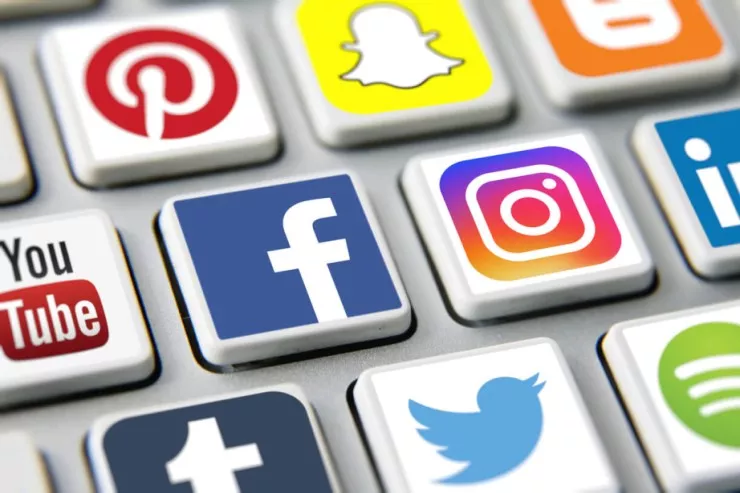 Daha bir ölkə uşaqlara sosial şəbəkəyə girişi qadağan edir