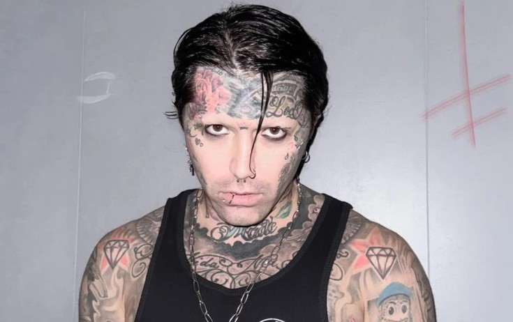 Mahnı sözlərinə görə 95 min cərimələndi