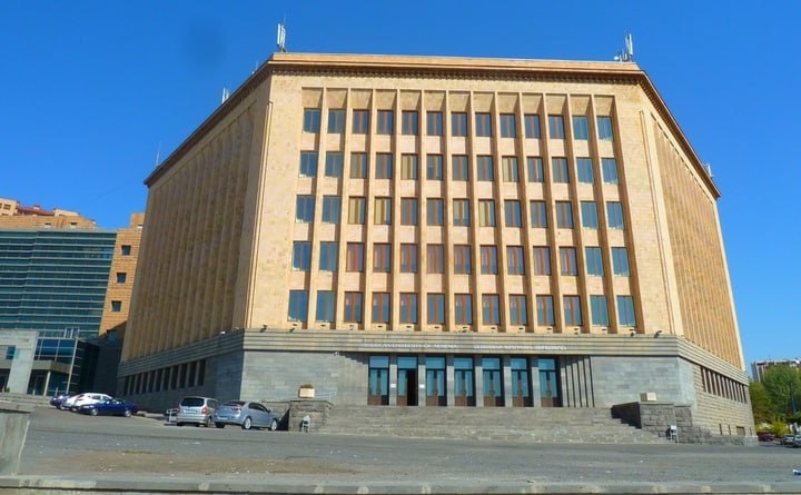 Bu universitetin qapıları bağlandı - Bu ölkədə