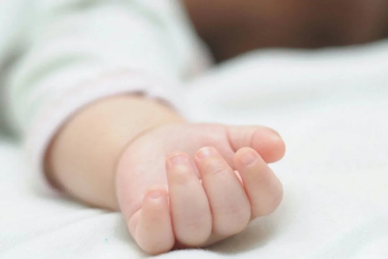 İki yaşlı uşaq naməlum səbəbdən öldü