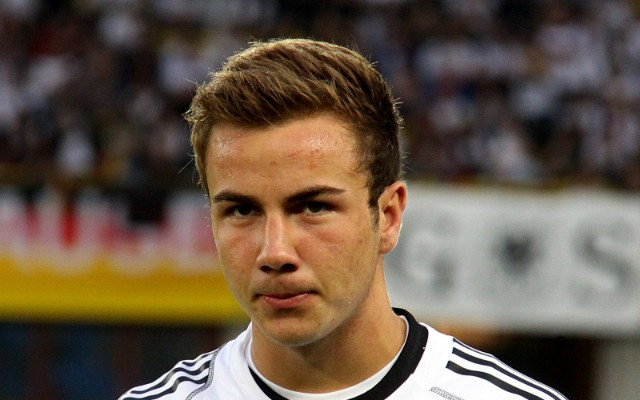 Dünya çempionu Bundesliqa klubunda qalacaq