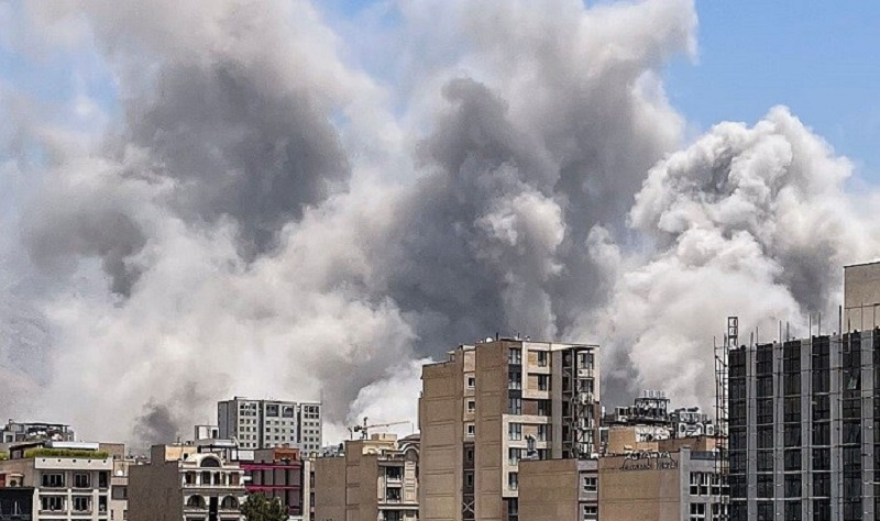 Tehranda ABŞ-nin keçmiş səfirlik binası da vuruldu