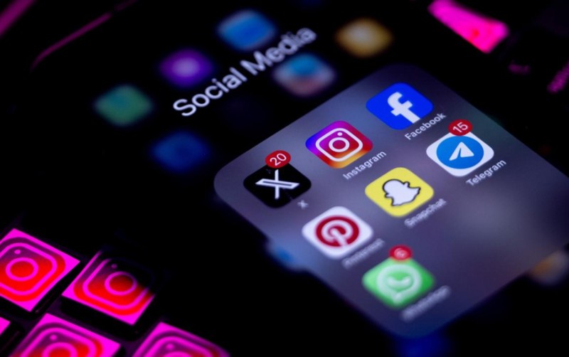 Fransada uşaqlar sosial şəbəkələrdən istifadə edə bilməyəcək