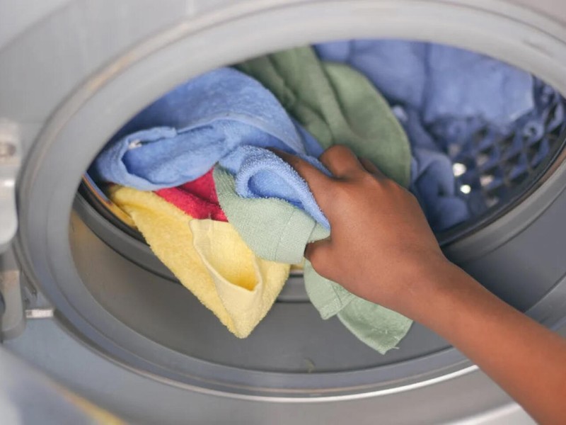 Geyimlərin ilk yuyulmada solmasının səbəbi