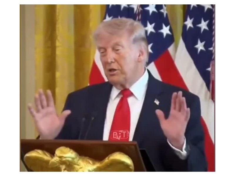 Trampdan qəribə hərəkətlər - VİDEO