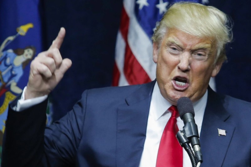 ABŞ prezidentindən SƏRT ÇIXIŞ: “İranı çox böyük güclə vuracağıq”