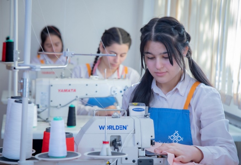 Peşə təhsili müəssisələrinə qəbulda qadınların payı artır – STATİSTİKA