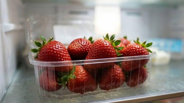 Çiyələkləri yuduqdan sonra əsla soyuducuya qoymayın