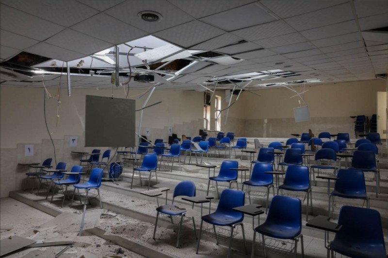 İranda 30-a yaxın universiteti bombaladılar