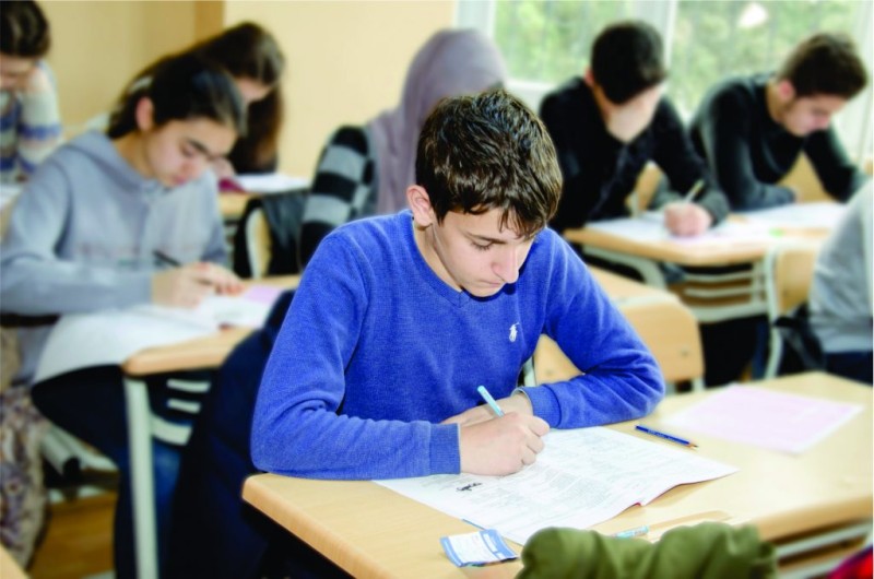 50 min şagird imtahan verdi - 4 nəfərdə telefon aşkarlanıb - YENİLƏNİB