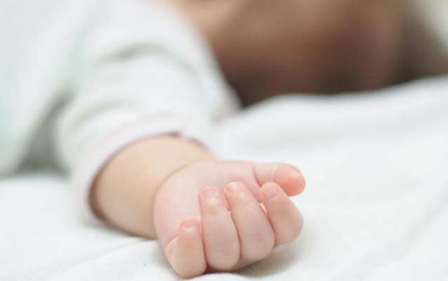 Gəncədə 1 yaşlı uşaq xəstəxanada ölüb