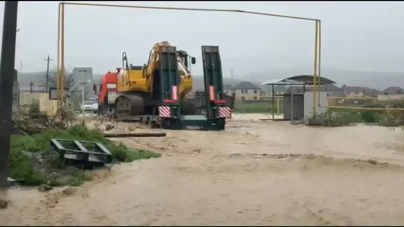 Dərbənddə su bəndi yarıldı - 350-dən çox sakin...