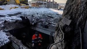 Kiyevdə on minlərlə insan işıqsız qaldı