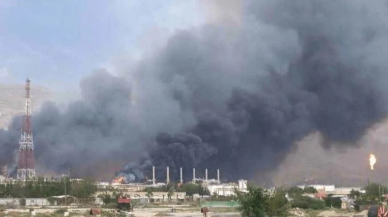 İranda neft-kimya kompleksi vuruldu