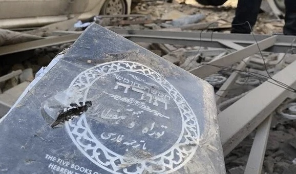 Tehranın mərkəzində 70 illik sinaqoq dağıdıldı