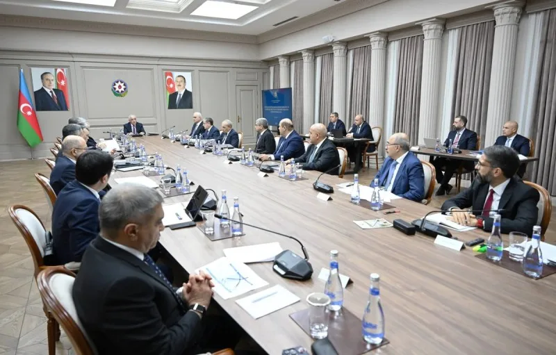 Baş nazir onları topladı - FOTO