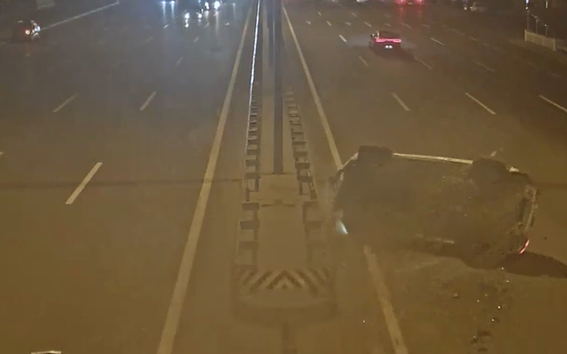 Aeroport yolunda maşın belə aşdı - ANBAAN VİDEO