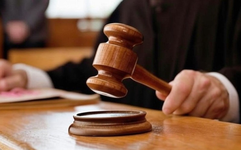 İş yoldaşını bıçaqladı - Şərti cəza aldı