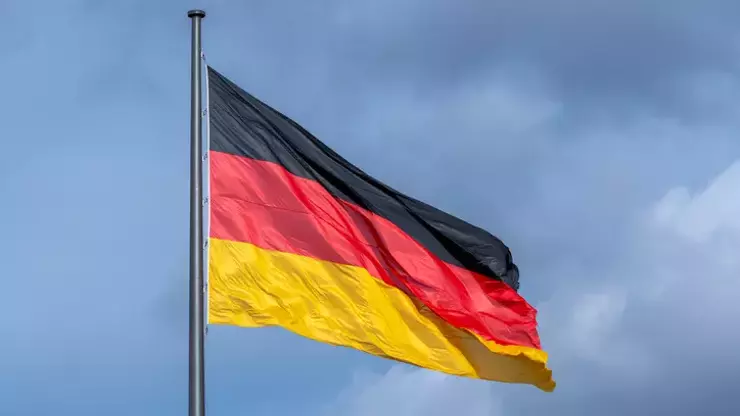 Almaniya xaricə səfərlərlə bağlı hesabat tələbini ləğv edir